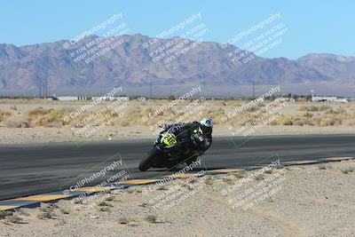 media/Jan-10-2025-CVMA Friday Practice (Fri) [[489e0da257]]/Group 4 and Trackday/Session 2 (Turn 4 Inside)/